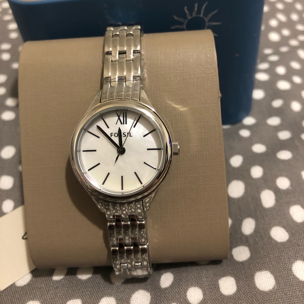 NEW silver colored Fossil Watch